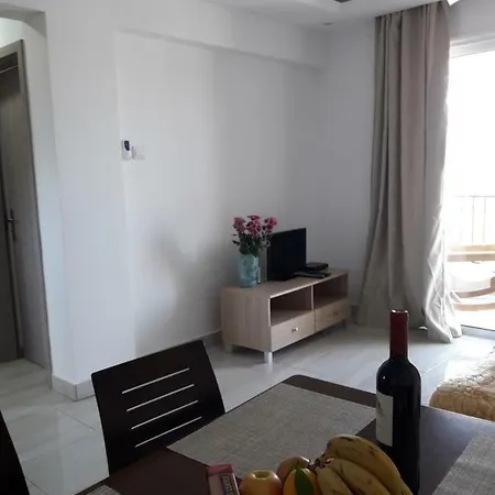 Alexander 1 Brd Apartment *